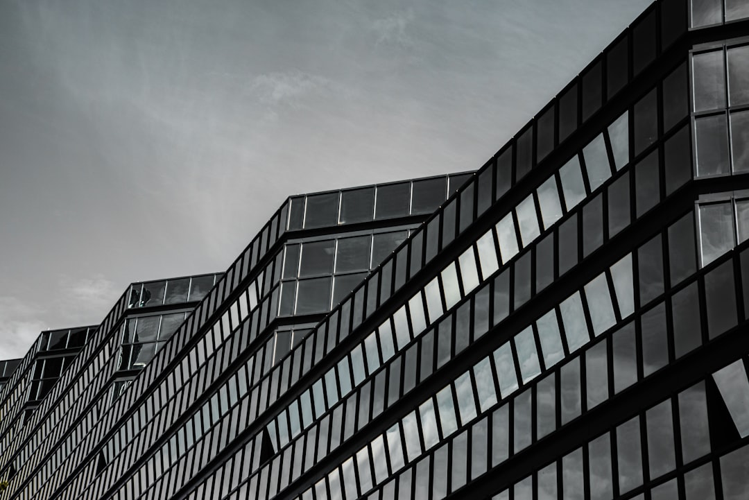 Bratislava: Ako vymáhať pohľadávku voči obchodnej spoločnosti?